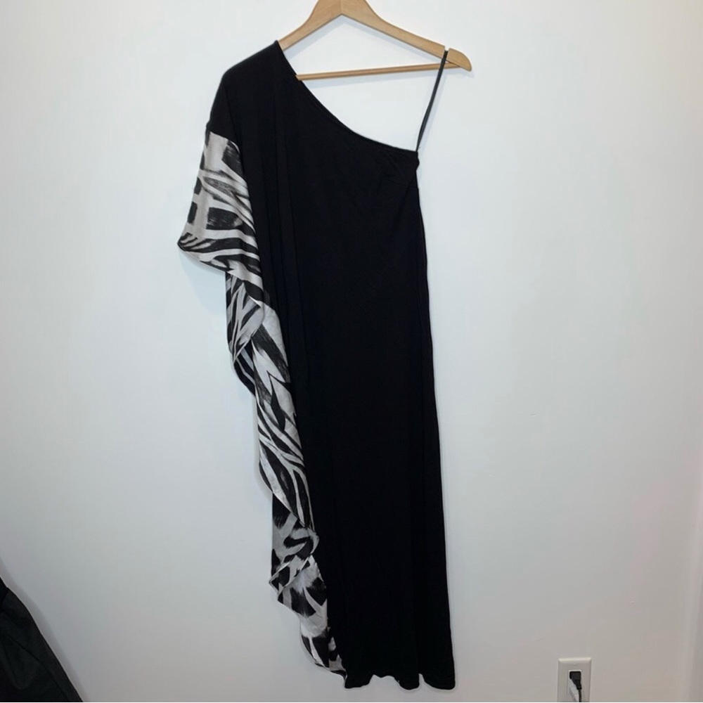 - Guess dress